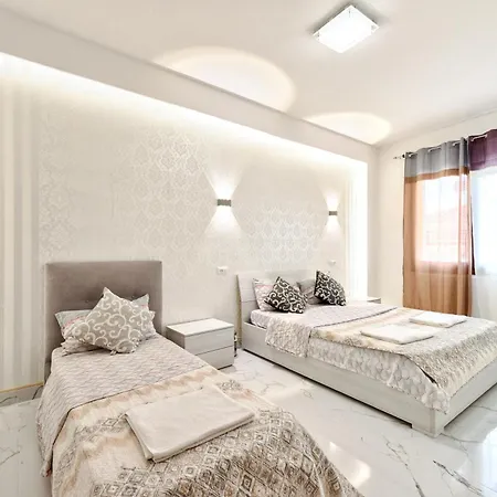 Venice Miramare 2 Apartament